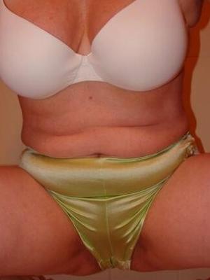 Short en satin cameltoe