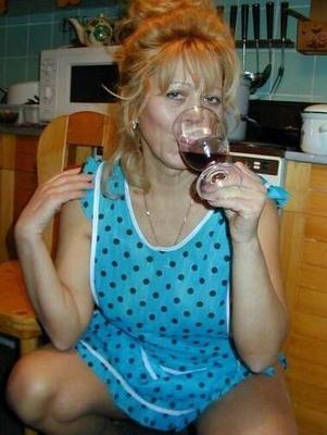 Mature Svetlana from St. Petersburg in her kitchen