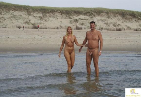 Homme avec femme @ Nude Beach