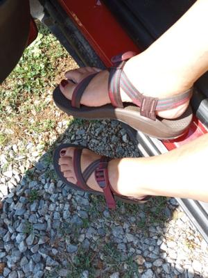 Pieds de voiture chauds rouges