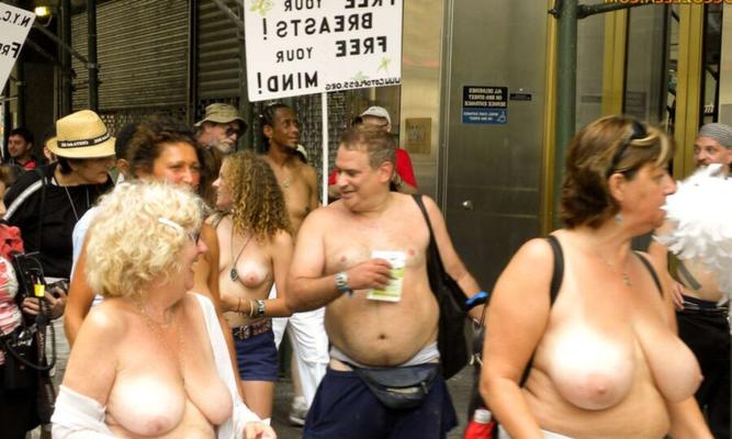 Go Topless day, wish we had these in the UK!