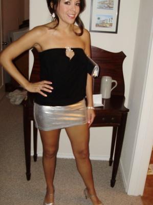 Amateur-Latina-MILF mit gepiercten Titten