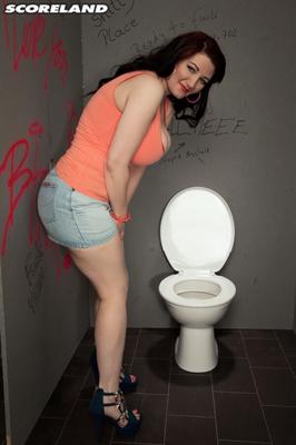 VANESSA... GLORY HOLE