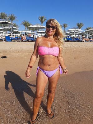 Italienne mature en bikini