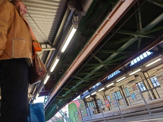 Heiße Reife in langen, verschwitzten Socken (White Man Visite)