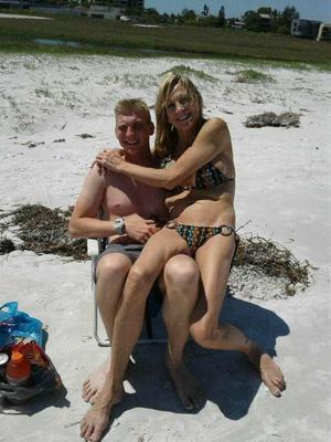 Mom in Bikini with real Son in Photo