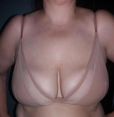 big sexy saggy milf boobs