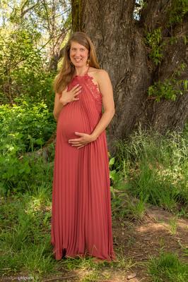 Poilue Mature Enceinte Blonde Pose À L'Extérieur