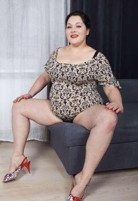 Chubby Hairy Mature Elena d'Uman en Ukraine