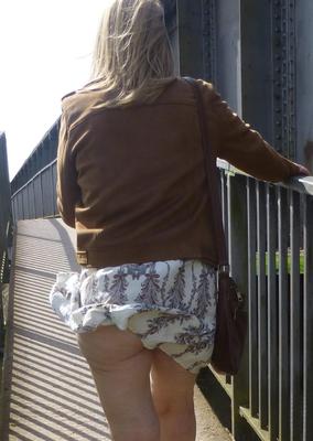 Voyeur reife Upskirt