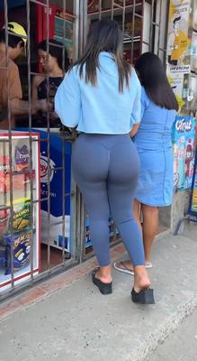 Candid Pawgs Leggings