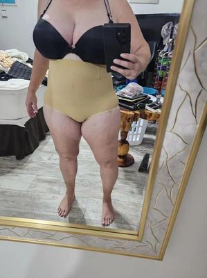 Sexy Busty Wed Matur?