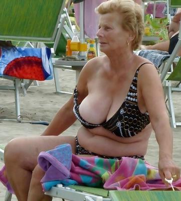 Milf Oma Swimmsuit Bikini